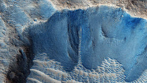 Представлені нові докази можливого існування на Марсі живої води