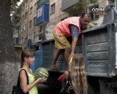 Херсонська акція: збери пакет сміття, та отримай кавун