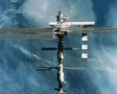 Прогрес М-65 успішно пристикувався до  МКС