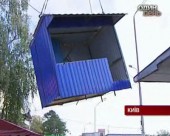 У Києві демонтують нелегально встановлені кіоски