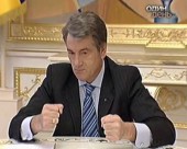 Президент закликав cтабілізувати гривню