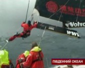 Учасники яхтових перегонів намагаються уникнути піратів