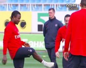 До Києва прибули гравці "Парі Сен-Жермен"