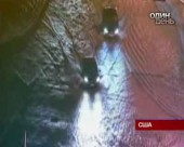 Мешканці Лос-Анджелеса рятуються від повені