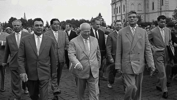 Таємне життя: Історичний детектив. Суслов